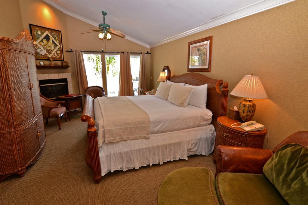 On The Beach Bed And Breakfast Cayucos Exterior photo