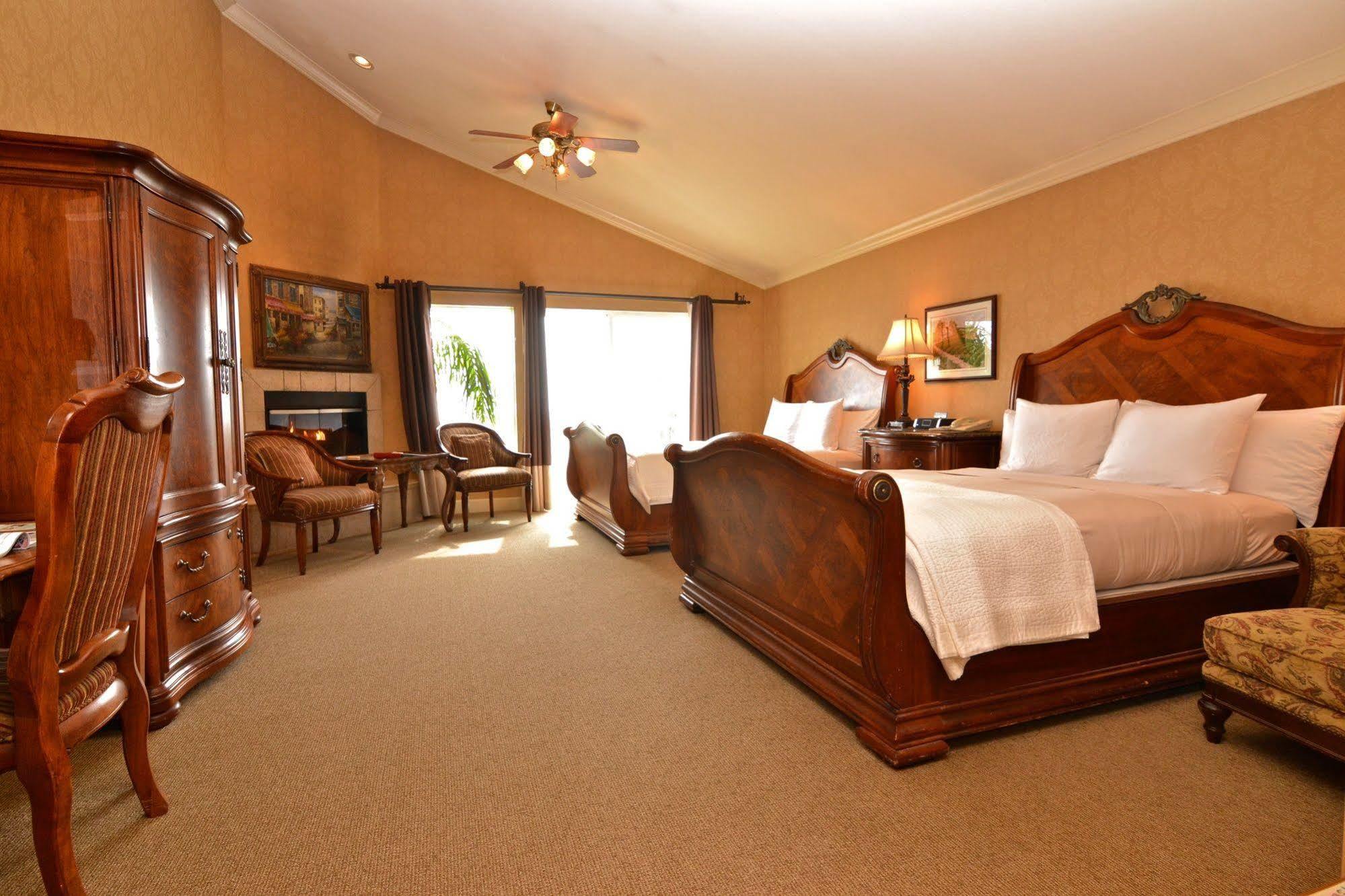 On The Beach Bed And Breakfast Cayucos Exterior photo